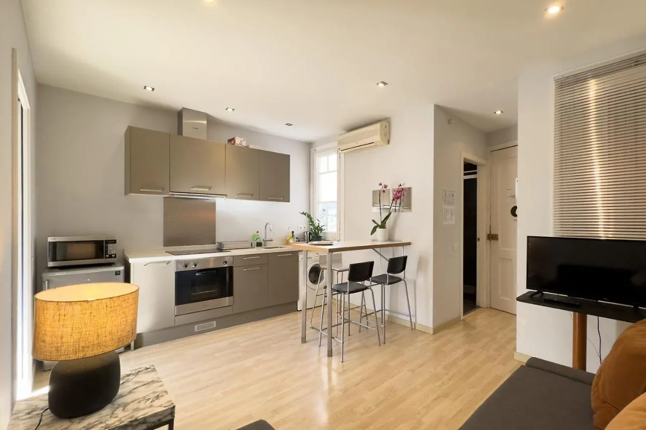Aparteasy - Gracia Apartments Barcelona