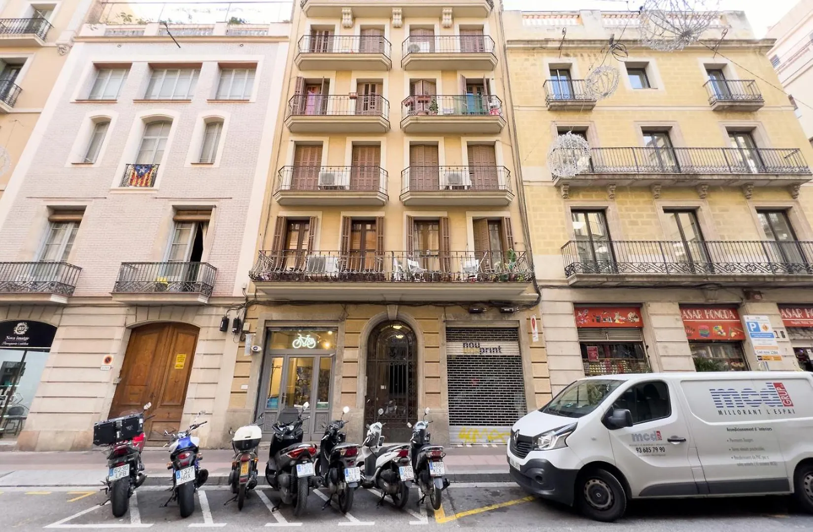 Aparteasy - Gracia Apartments Barcelona 0*,
